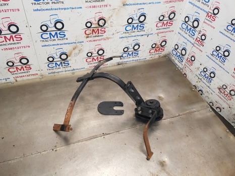 Kubota M5092 Front Axle Mudguard Bracket Lhs Assy - Aile: photos 3 Kubota M5092 Front Axle Mudguard Bracket Lhs Assy - Aile: photos 3