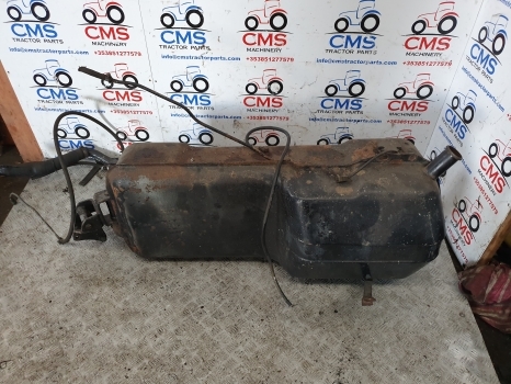 Lamborghini 1106 4wd Right Hand Side Diesel Tank 0.257.8143.3/40 - Réservoir de carburant pour Tracteur agricole: photos 1 Lamborghini 1106 4wd Right Hand Side Diesel Tank 0.257.8143.3/40 - Réservoir de carburant pour Tracteur agricole: photos 1
