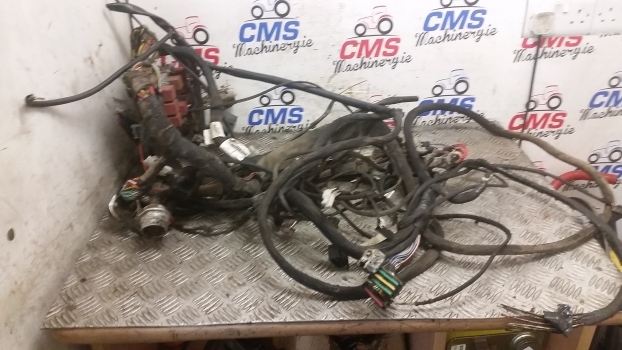 Landini Mythos Tdi 115 Cab Fuse Box Wiring Loom Set - Câble/ Fil pour Tracteur agricole: photos 1 Landini Mythos Tdi 115 Cab Fuse Box Wiring Loom Set - Câble/ Fil pour Tracteur agricole: photos 1