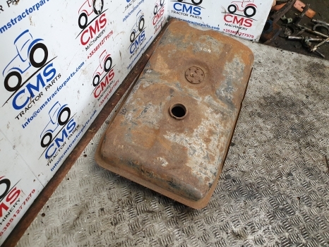 Massey Ferguson 20d, 20e, 30e, 30h, 40e Original Fuel Tank 1672762m91 - Réservoir de carburant pour Tracteur agricole: photos 5 Massey Ferguson 20d, 20e, 30e, 30h, 40e Original Fuel Tank 1672762m91 - Réservoir de carburant pour Tracteur agricole: photos 5