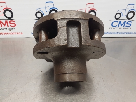 Massey Ferguson 290, 165, 168, 285, 690, Rear Axle Carrier 1864872m1, 1864872m2 - Essieu arrière pour Tracteur agricole: photos 4 Massey Ferguson 290, 165, 168, 285, 690, Rear Axle Carrier 1864872m1, 1864872m2 - Essieu arrière pour Tracteur agricole: photos 4