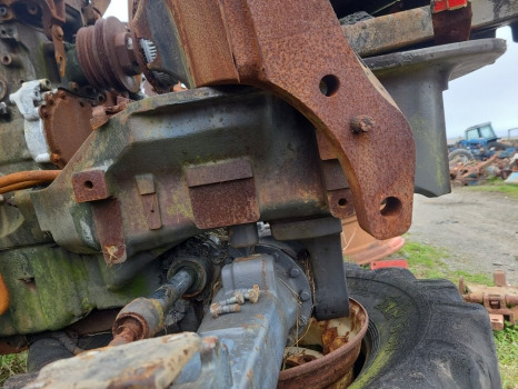 Massey Ferguson 5450 Front Axle Support Frame Bolster - Essieu avant pour Machine agricole: photos 2 Massey Ferguson 5450 Front Axle Support Frame Bolster - Essieu avant pour Machine agricole: photos 2