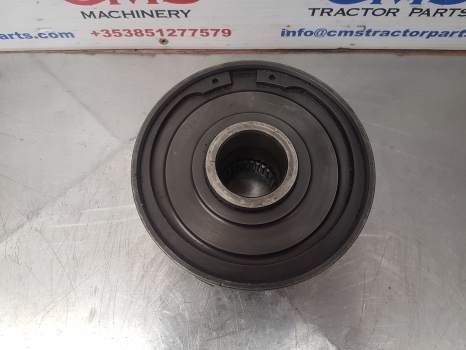 Massey Ferguson 5455 Clutch Front Axle Wheel Drive 3713516m13 - Essieu avant pour Tracteur agricole: photos 4 Massey Ferguson 5455 Clutch Front Axle Wheel Drive 3713516m13 - Essieu avant pour Tracteur agricole: photos 4