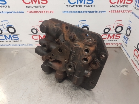 Massey Ferguson 5455 Hydraulic Cover 4300229m1, 3797108m1, 3797115m1, 3793917m3 - Hydraulique pour Tracteur agricole: photos 1 Massey Ferguson 5455 Hydraulic Cover 4300229m1, 3797108m1, 3797115m1, 3793917m3 - Hydraulique pour Tracteur agricole: photos 1