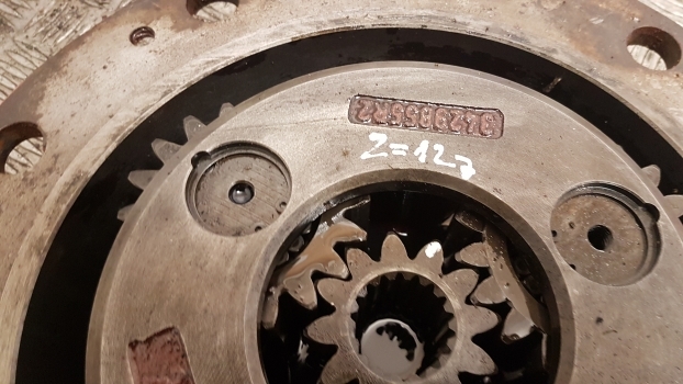Massey Ferguson 8100 Series Hub Cover With Planetary And Sun Gears 3429856m1 - Essieu avant pour Tracteur agricole: photos 4 Massey Ferguson 8100 Series Hub Cover With Planetary And Sun Gears 3429856m1 - Essieu avant pour Tracteur agricole: photos 4