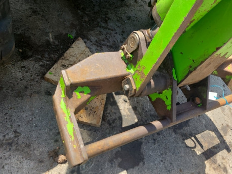 Merlo P28.7 Kt Headstock - Attache rapide pour Chariot télescopique: photos 2 Merlo P28.7 Kt Headstock - Attache rapide pour Chariot télescopique: photos 2