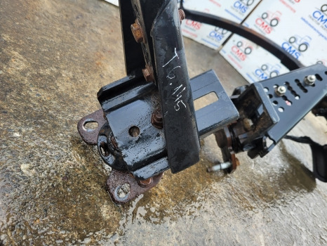 New Holland Case T6, T7, T6000, Maxxum Ser Front Mudguard Bracket Kit 47444870 - Aile: photos 2 New Holland Case T6, T7, T6000, Maxxum Ser Front Mudguard Bracket Kit 47444870 - Aile: photos 2