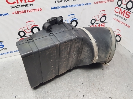 New Holland Case T7.200 Engine Air Cleaner Intake Vent 87518691, 84131959 - Système d'admission d'air pour Tracteur agricole: photos 4 New Holland Case T7.200 Engine Air Cleaner Intake Vent 87518691, 84131959 - Système d'admission d'air pour Tracteur agricole: photos 4