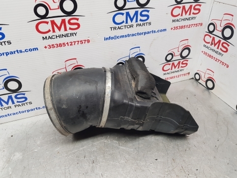 New Holland Case T7.200 Engine Air Cleaner Intake Vent 87518691, 84131959 - Système d'admission d'air pour Tracteur agricole: photos 1 New Holland Case T7.200 Engine Air Cleaner Intake Vent 87518691, 84131959 - Système d'admission d'air pour Tracteur agricole: photos 1