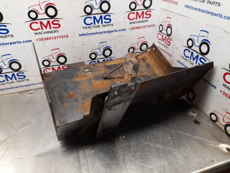 New Holland Case T7000, Puma T7030, T7040, Puma 210 Battery Tray 84144595 - Système électrique pour Machine agricole: photos 5 New Holland Case T7000, Puma T7030, T7040, Puma 210 Battery Tray 84144595 - Système électrique pour Machine agricole: photos 5