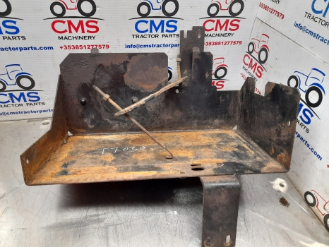 New Holland Case T7000, Puma T7030, T7040, Puma 210 Battery Tray 84144595 - Système électrique pour Machine agricole: photos 4 New Holland Case T7000, Puma T7030, T7040, Puma 210 Battery Tray 84144595 - Système électrique pour Machine agricole: photos 4