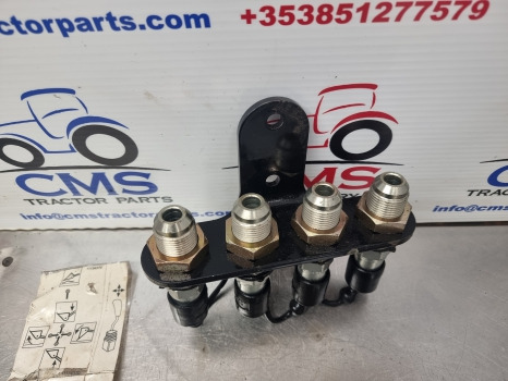 New Holland Case Tm Loaders, Hydraulic Quick Coupler Connector Assy Ldr10339937 - Hydraulique: photos 5 New Holland Case Tm Loaders, Hydraulic Quick Coupler Connector Assy Ldr10339937 - Hydraulique: photos 5