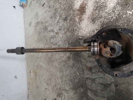 New Holland Case Tm, Mxm, Mxu Ts115a Front Axle Drive Shaft Lhs 5177493, 5191549 - Demi arbre pour Tracteur agricole: photos 1 New Holland Case Tm, Mxm, Mxu Ts115a Front Axle Drive Shaft Lhs 5177493, 5191549 - Demi arbre pour Tracteur agricole: photos 1
