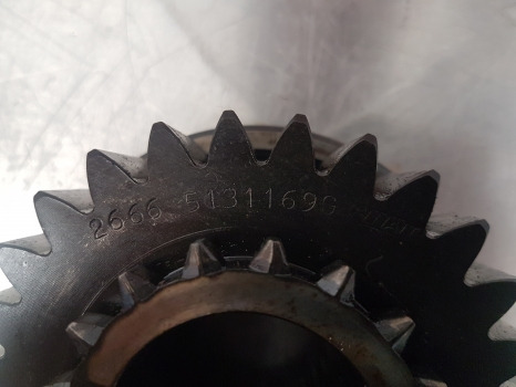 New Holland Fiat 70-90, Ford 35, Tl, L, T4 Transmission Gear 5131169, 5125880 - Transmission: photos 4 New Holland Fiat 70-90, Ford 35, Tl, L, T4 Transmission Gear 5131169, 5125880 - Transmission: photos 4