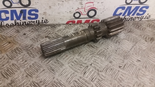 New Holland T5.100, T5.110. T5.120 Sun Gear Shaft Lhs 84559623 - Transmission pour Tracteur agricole: photos 1 New Holland T5.100, T5.110. T5.120 Sun Gear Shaft Lhs 84559623 - Transmission pour Tracteur agricole: photos 1