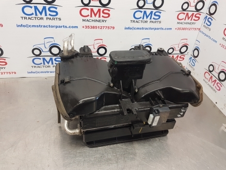 New Holland T5.95, T4, T5, Case Cab Heater Box Assembly 84481759, 84579701 - Chauffage/ Ventilation pour Tracteur agricole: photos 1 New Holland T5.95, T4, T5, Case Cab Heater Box Assembly 84481759, 84579701 - Chauffage/ Ventilation pour Tracteur agricole: photos 1