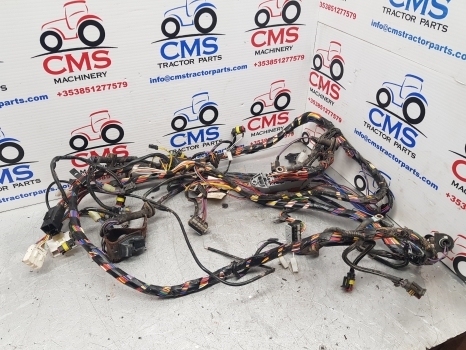 New Holland T5.95, T5.105, T5.115 Wiring Loom, Fuse Box 47778916 - Câble/ Fil pour Tracteur agricole: photos 1 New Holland T5.95, T5.105, T5.115 Wiring Loom, Fuse Box 47778916 - Câble/ Fil pour Tracteur agricole: photos 1