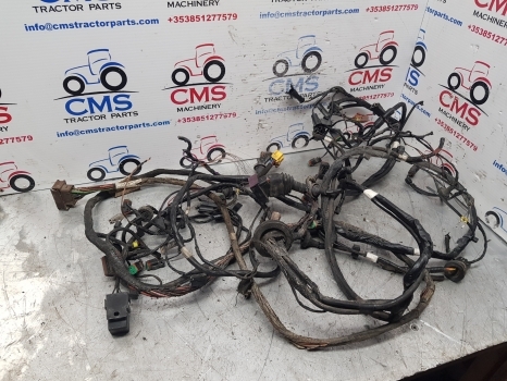New Holland T6.180 T6, T7 Cab Roof Wiring Loom 47880413, 47754459, 47915892 - Câble/ Fil pour Tracteur agricole: photos 1 New Holland T6.180 T6, T7 Cab Roof Wiring Loom 47880413, 47754459, 47915892 - Câble/ Fil pour Tracteur agricole: photos 1