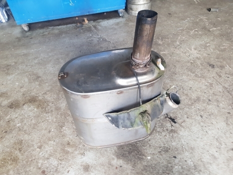 New Holland T7.200, Case Puma 130, 145 Catalytic Silencer, Muffler 84396513 - Silencieux pour Tracteur agricole: photos 5 New Holland T7.200, Case Puma 130, 145 Catalytic Silencer, Muffler 84396513 - Silencieux pour Tracteur agricole: photos 5
