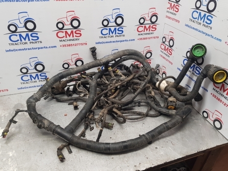 New Holland T7.200 Frame Under Cab Range Command Transmission Wiring Loom - Câble/ Fil pour Tracteur agricole: photos 1 New Holland T7.200 Frame Under Cab Range Command Transmission Wiring Loom - Câble/ Fil pour Tracteur agricole: photos 1