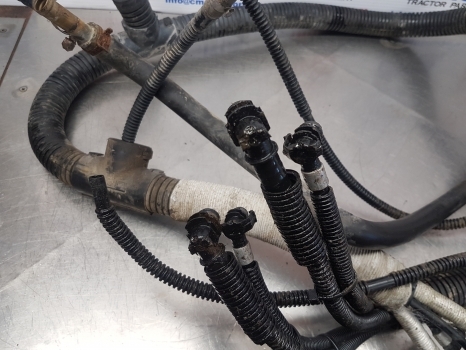 New Holland T7.200, T7.170, T7.185, Case Puma, Adblue Conduit Assy 84180432 - Système d'échappement pour Tracteur agricole: photos 2 New Holland T7.200, T7.170, T7.185, Case Puma, Adblue Conduit Assy 84180432 - Système d'échappement pour Tracteur agricole: photos 2