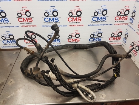 New Holland T7.200, T7.170, T7.185, Case Puma, Adblue Conduit Assy 84180432 - Système d'échappement pour Tracteur agricole: photos 1 New Holland T7.200, T7.170, T7.185, Case Puma, Adblue Conduit Assy 84180432 - Système d'échappement pour Tracteur agricole: photos 1