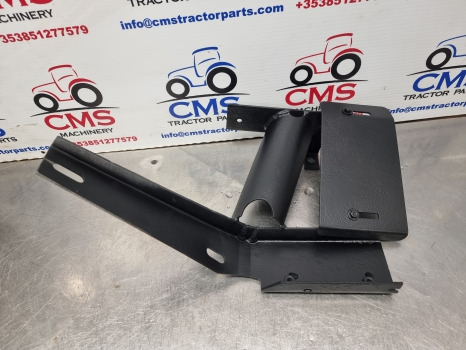 New Holland Tm, Ts, Tl, 60, 40 Series, Mudguard Extension Support Rhs 82029985 - Aile: photos 4 New Holland Tm, Ts, Tl, 60, 40 Series, Mudguard Extension Support Rhs 82029985 - Aile: photos 4