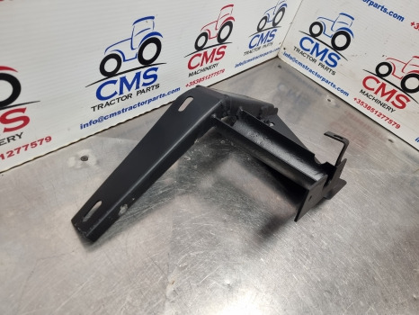 New Holland Tm, Ts, Tl, 60, 40 Series, Mudguard Extension Support Rhs 82029985 - Aile: photos 3 New Holland Tm, Ts, Tl, 60, 40 Series, Mudguard Extension Support Rhs 82029985 - Aile: photos 3