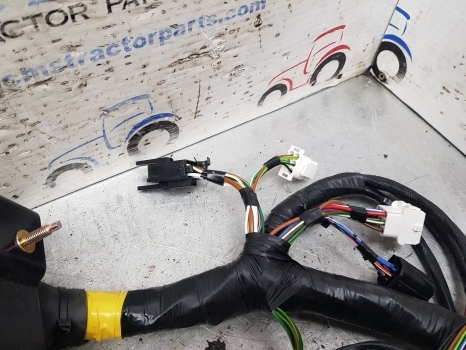 New Holland Tm115, Tm125, Tm135 Hi Lo Cab Wiring Loom Assy 82015224, 82020899 - Câble/ Fil pour Tracteur agricole: photos 4 New Holland Tm115, Tm125, Tm135 Hi Lo Cab Wiring Loom Assy 82015224, 82020899 - Câble/ Fil pour Tracteur agricole: photos 4