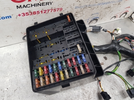 New Holland Tm115, Tm125, Tm135 Hi Lo Cab Wiring Loom Assy 82015224, 82020899 - Câble/ Fil pour Tracteur agricole: photos 3 New Holland Tm115, Tm125, Tm135 Hi Lo Cab Wiring Loom Assy 82015224, 82020899 - Câble/ Fil pour Tracteur agricole: photos 3