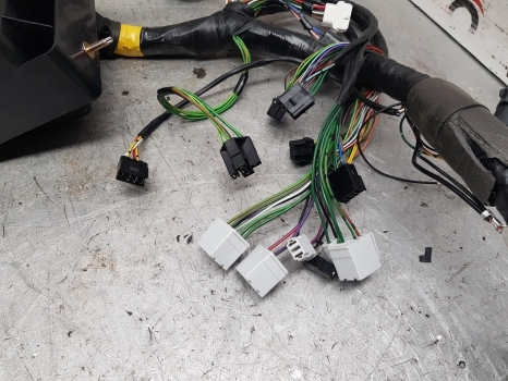 New Holland Tm115, Tm125, Tm135 Hi Lo Cab Wiring Loom Assy 82015224, 82020899 - Câble/ Fil pour Tracteur agricole: photos 5 New Holland Tm115, Tm125, Tm135 Hi Lo Cab Wiring Loom Assy 82015224, 82020899 - Câble/ Fil pour Tracteur agricole: photos 5