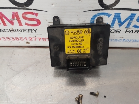 New Holland Ts115a Case Mxu100, 110 Worklamp Ecu 82022885, 47571856 - Bloc de gestion pour Tracteur agricole: photos 3 New Holland Ts115a Case Mxu100, 110 Worklamp Ecu 82022885, 47571856 - Bloc de gestion pour Tracteur agricole: photos 3