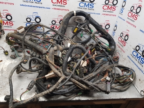 New Holland Tsa Series Cab Wiring Loom 87313607, 82035387, 82039441, 87304271 - Câble/ Fil pour Tracteur agricole: photos 1 New Holland Tsa Series Cab Wiring Loom 87313607, 82035387, 82039441, 87304271 - Câble/ Fil pour Tracteur agricole: photos 1