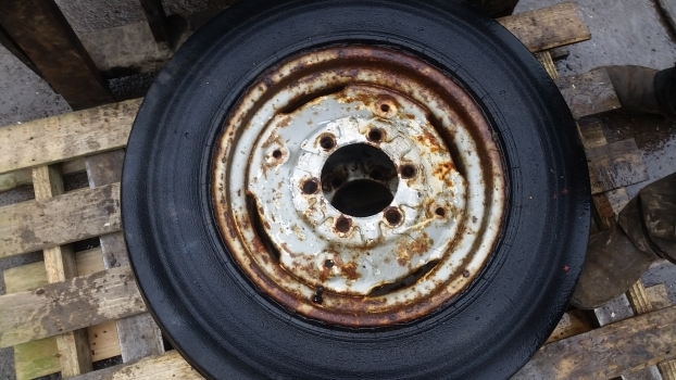 Old Stock Old Stock Wheel And Tyre Pair 1a03 - Roue complète pour Tracteur agricole: photos 3 Old Stock Old Stock Wheel And Tyre Pair 1a03 - Roue complète pour Tracteur agricole: photos 3