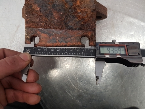 Fiat 70-90, 76, 86, 90 Ford 30, Top Link Bracket 5150842, 5128399, 47579612 - Pièces de rechange pour Tracteur agricole: photos 4 Fiat 70-90, 76, 86, 90 Ford 30, Top Link Bracket 5150842, 5128399, 47579612 - Pièces de rechange pour Tracteur agricole: photos 4