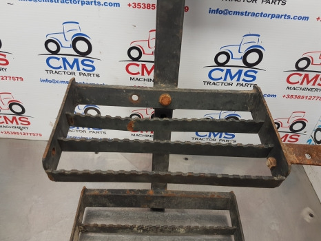 T5000, Tl, Tla, Case Jxu Series, Foot Step Assy Rhs 5184803, 82007963, 82007964 - Marchepied pour Machine agricole: photos 5 T5000, Tl, Tla, Case Jxu Series, Foot Step Assy Rhs 5184803, 82007963, 82007964 - Marchepied pour Machine agricole: photos 5