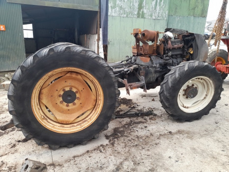 Valtra 6400 Front, Rear Axle, Transmission, Hydraulic, Lift, Pto, Engine Parts - Moteur et pièces: photos 1 Valtra 6400 Front, Rear Axle, Transmission, Hydraulic, Lift, Pto, Engine Parts - Moteur et pièces: photos 1