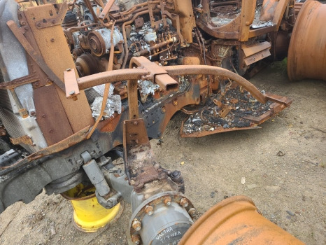 Valtra T174ea Front Mudguard Bracket Kit Acv0179820, Acv0179810, Acv0217600 - Carrosserie et extérieur pour Machine agricole: photos 1 Valtra T174ea Front Mudguard Bracket Kit Acv0179820, Acv0179810, Acv0217600 - Carrosserie et extérieur pour Machine agricole: photos 1