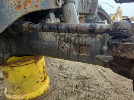 Valtra T174ea Front axle housing rhs 755.01.059.61 - Essieu avant pour Machine agricole: photos 2 Valtra T174ea Front axle housing rhs 755.01.059.61 - Essieu avant pour Machine agricole: photos 2