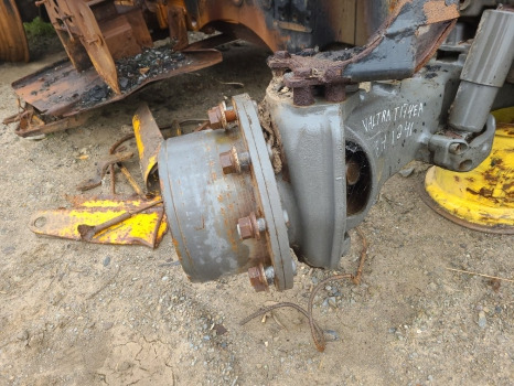Valtra T174ea Front axle hub rhs complete - Essieu avant pour Machine agricole: photos 2 Valtra T174ea Front axle hub rhs complete - Essieu avant pour Machine agricole: photos 2
