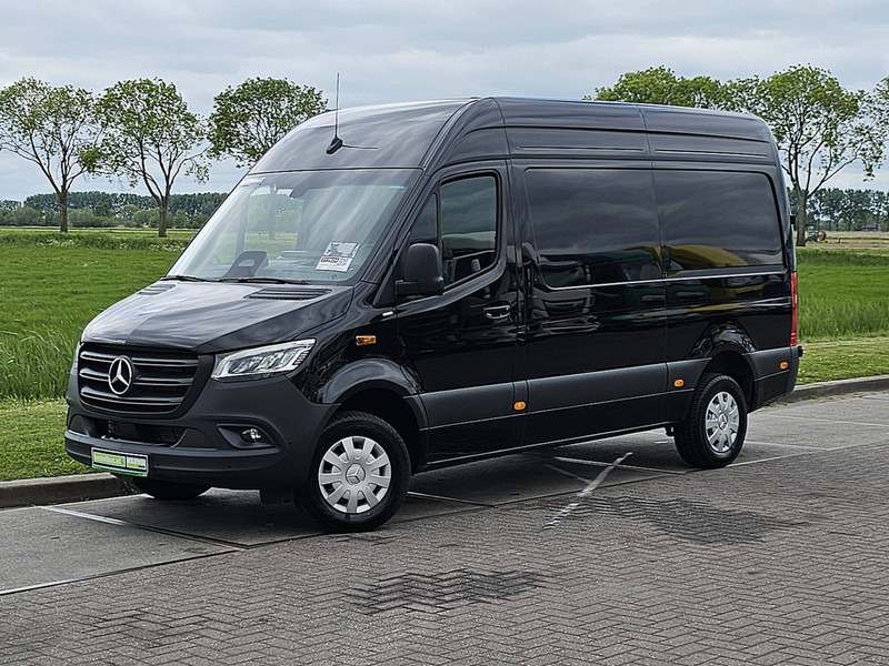 Mercedes-Benz Sprinter 317 L2H2 LED RWD! - Fourgon utilitaire: photos 2 Mercedes-Benz Sprinter 317 L2H2 LED RWD! - Fourgon utilitaire: photos 2