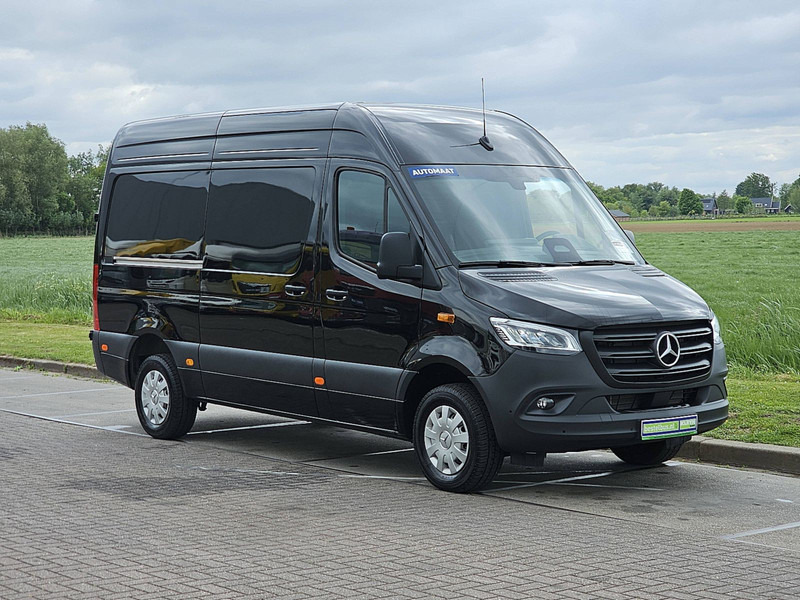 Mercedes-Benz Sprinter 317 L2H2 LED RWD! - Fourgon utilitaire: photos 4 Mercedes-Benz Sprinter 317 L2H2 LED RWD! - Fourgon utilitaire: photos 4