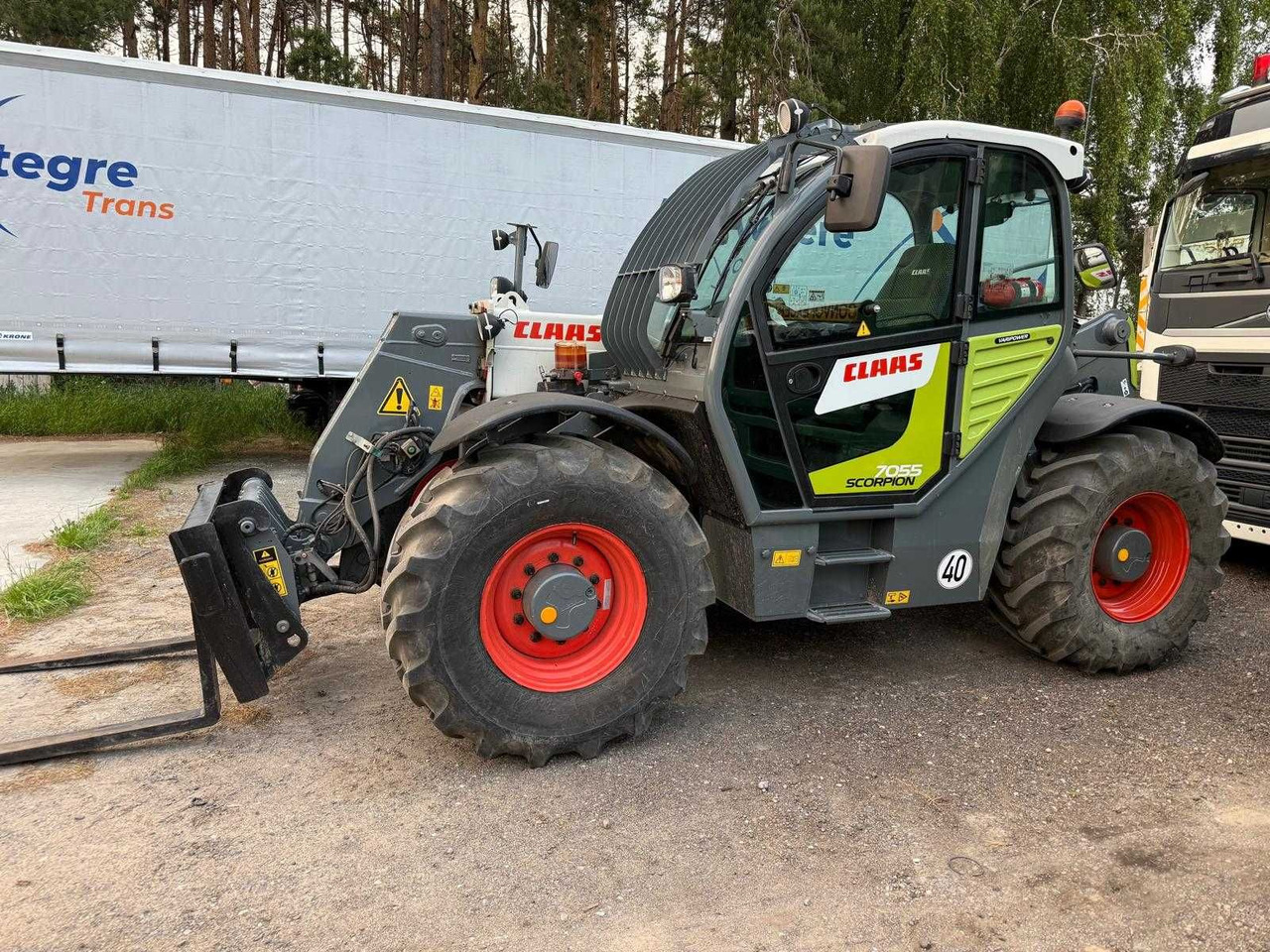 CLAAS SCORPION 7055 Varipower, Klima, Zaczep hydr,Centr smar,z Francji - Chariot télescopique: photos 1 CLAAS SCORPION 7055 Varipower, Klima, Zaczep hydr,Centr smar,z Francji - Chariot télescopique: photos 1