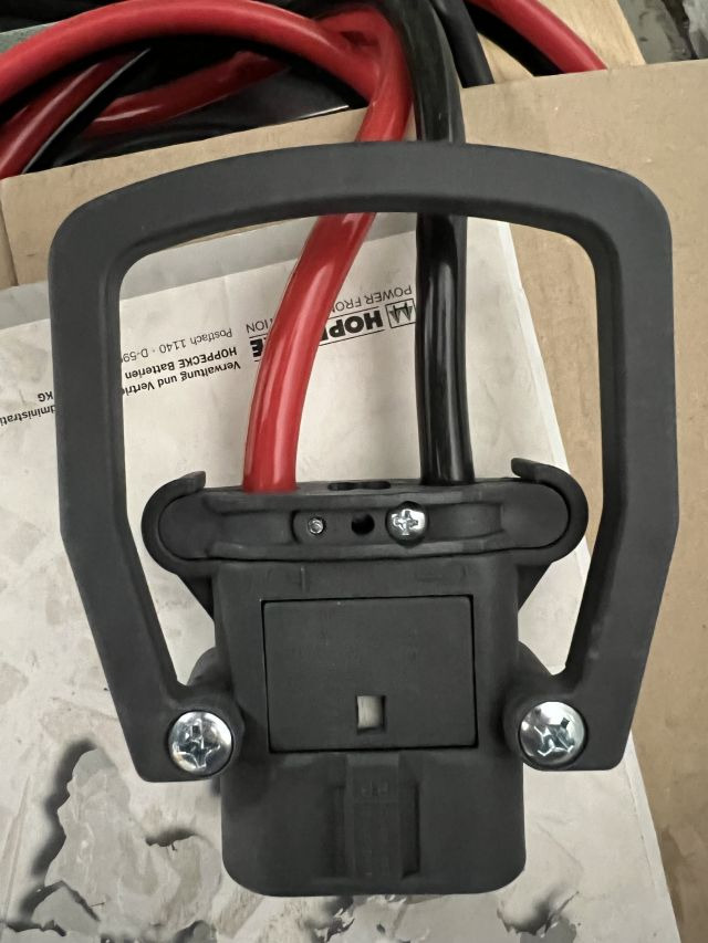 Hoppecke 8488827 | Trak Basic 24V25A sn. 53225727 Year 2011 80A Rema battery con Trak Basic 24V25A sn. 53225727 Year 2011 80A Rema battery connector - Accumulateur pour Matériel de manutention: photos 3 Hoppecke 8488827 | Trak Basic 24V25A sn. 53225727 Year 2011 80A Rema battery con Trak Basic 24V25A sn. 53225727 Year 2011 80A Rema battery connector - Accumulateur pour Matériel de manutention: photos 3