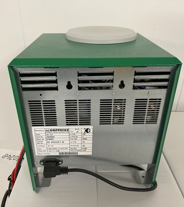 Hoppecke 8790202 | Trak mini 24V30A 230v Year 2016 sn. 45020829 80A Rema battery Trak mini 24V30A 230v Year 2016 sn. 45020829 80A Rema battery connector - Accumulateur pour Matériel de manutention: photos 2 Hoppecke 8790202 | Trak mini 24V30A 230v Year 2016 sn. 45020829 80A Rema battery Trak mini 24V30A 230v Year 2016 sn. 45020829 80A Rema battery connector - Accumulateur pour Matériel de manutention: photos 2