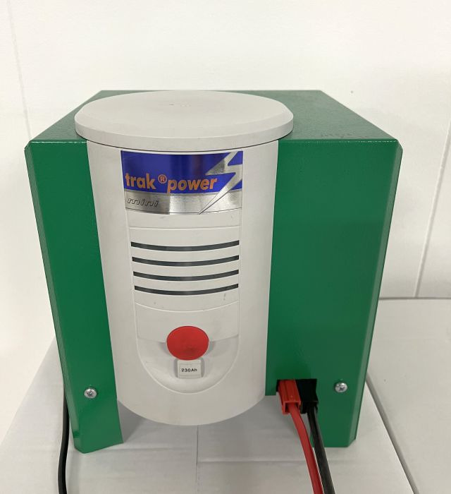 Hoppecke 8790202 | Trak mini 24V30A 230v Year 2016 sn. 45020829 80A Rema battery Trak mini 24V30A 230v Year 2016 sn. 45020829 80A Rema battery connector - Accumulateur pour Matériel de manutention: photos 1 Hoppecke 8790202 | Trak mini 24V30A 230v Year 2016 sn. 45020829 80A Rema battery Trak mini 24V30A 230v Year 2016 sn. 45020829 80A Rema battery connector - Accumulateur pour Matériel de manutention: photos 1