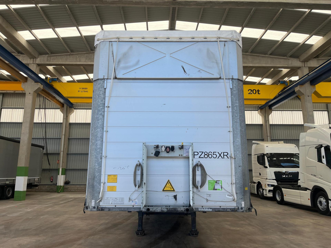 Schmitz Cargobull SCS24/L Varios - Semi-remorque rideaux coulissants: photos 3 Schmitz Cargobull SCS24/L Varios - Semi-remorque rideaux coulissants: photos 3