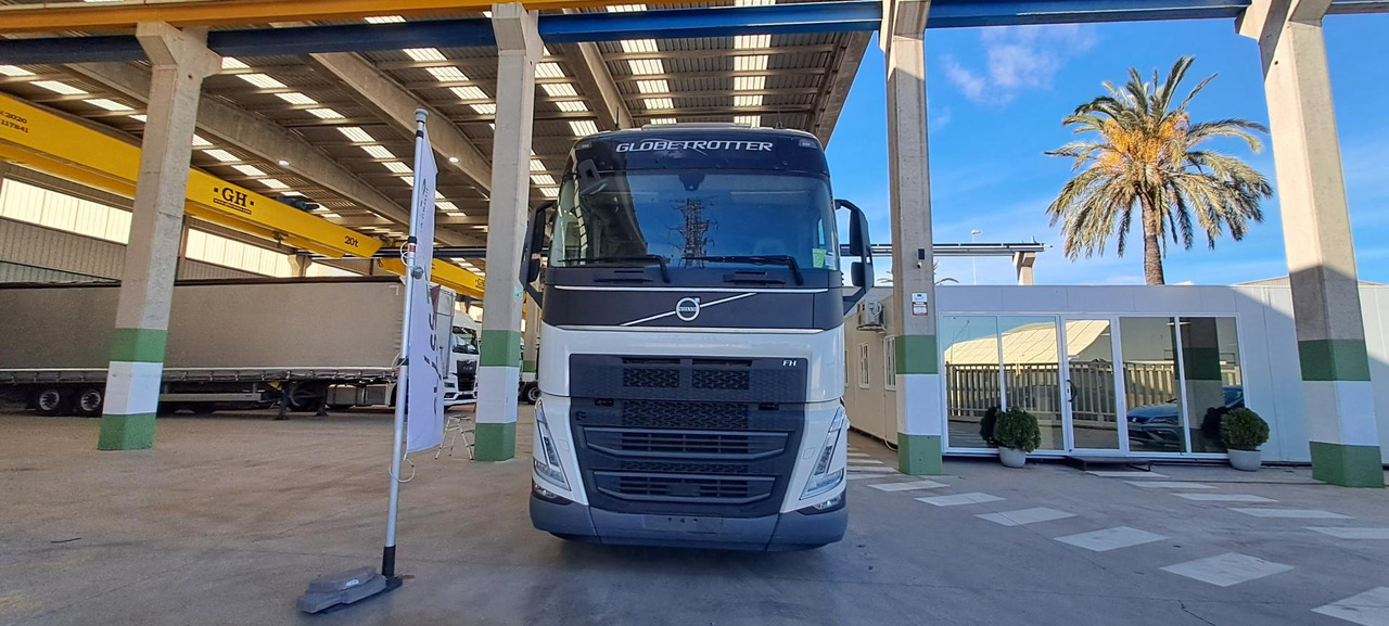 Volvo FH 460 Globetrotter XL Retarder i-Save - Tracteur routier: photos 2 Volvo FH 460 Globetrotter XL Retarder i-Save - Tracteur routier: photos 2