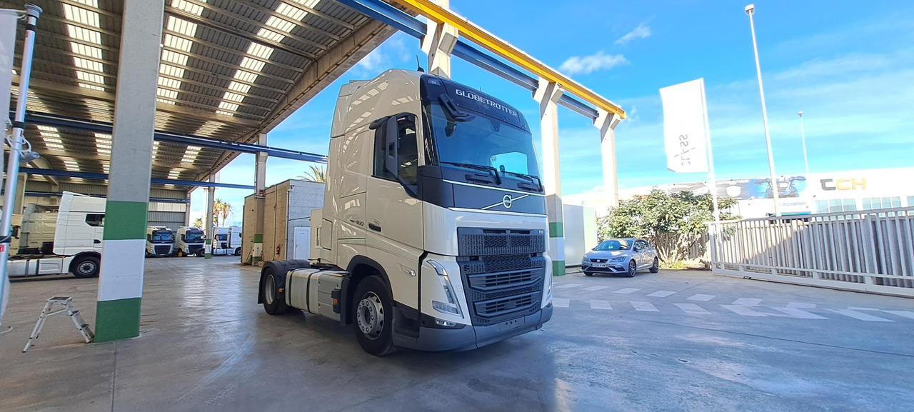 Volvo FH 460 Globetrotter XL Retarder i-Save - Tracteur routier: photos 3 Volvo FH 460 Globetrotter XL Retarder i-Save - Tracteur routier: photos 3