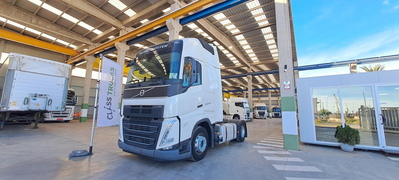 Volvo FH 460 Globetrotter XL Retarder i-Save - Tracteur routier: photos 1 Volvo FH 460 Globetrotter XL Retarder i-Save - Tracteur routier: photos 1
